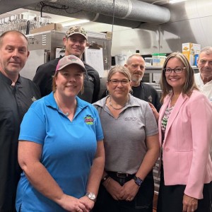 Gecko's Grill and Pub Collaborates with Meals on Wheels, Sarasota to Pack 469 Meals for Homebound Seniors