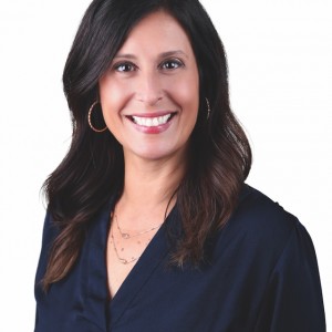 Manatee Community Foundation Celebrates Veronica Thames' Leadership, Welcomes Yolanda Mancha as Interim CEO