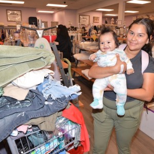 Mothers Helping Mothers Receives $25,000 Grant from Bradenton Kiwanis Club